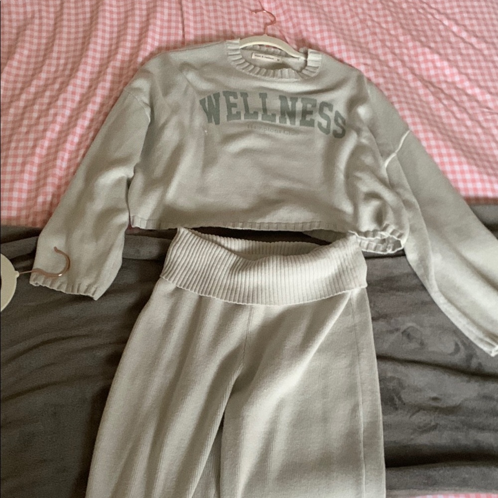 Gray Crew Neck Sweater with Wellness Print